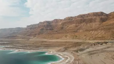 Мертвая, живая и святая вода